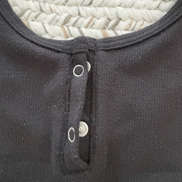 NEVER WORN, WITH TAGS. Hollister Black Ribbed Scoop Tank with Front Snap - Picture 2 of 4